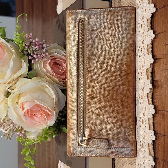 Authentic Prada Saffiano Metal wallet - Picture 3 of 13